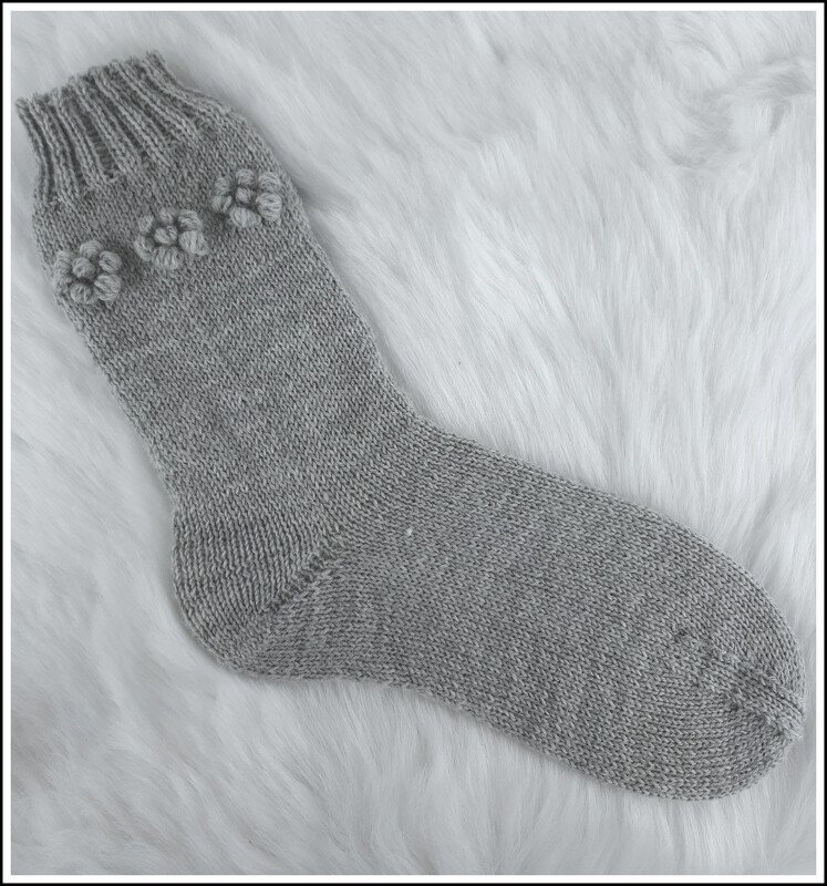 Strickanleitung Simply flowers Socken - Bild 2