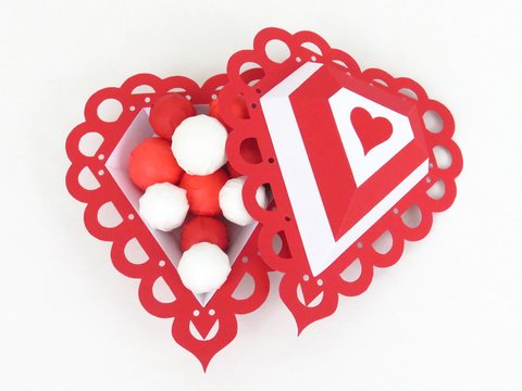 Geschenkverpackung – Herz – Bastelanleitung und Vorlagen