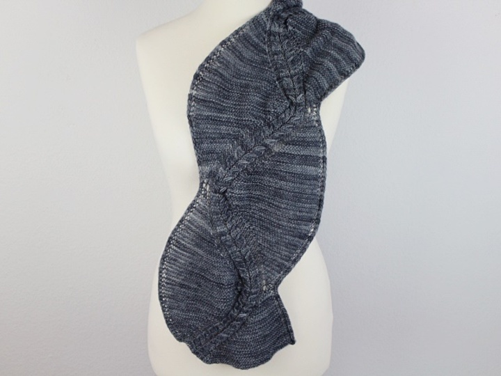 Strickanleitung geschwungener Schal "Tuga"