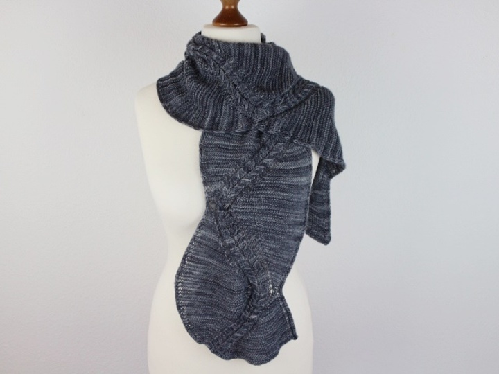 Strickanleitung geschwungener Schal "Tuga"