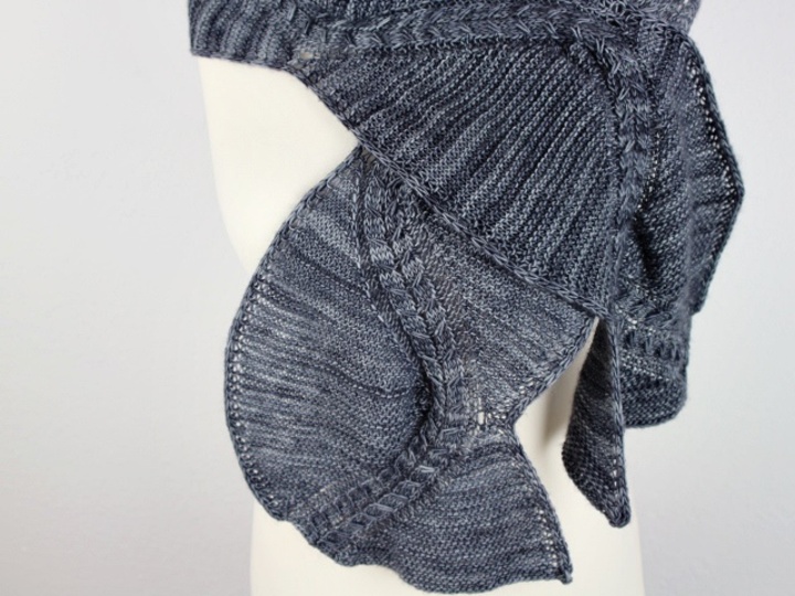 Strickanleitung geschwungener Schal "Tuga"