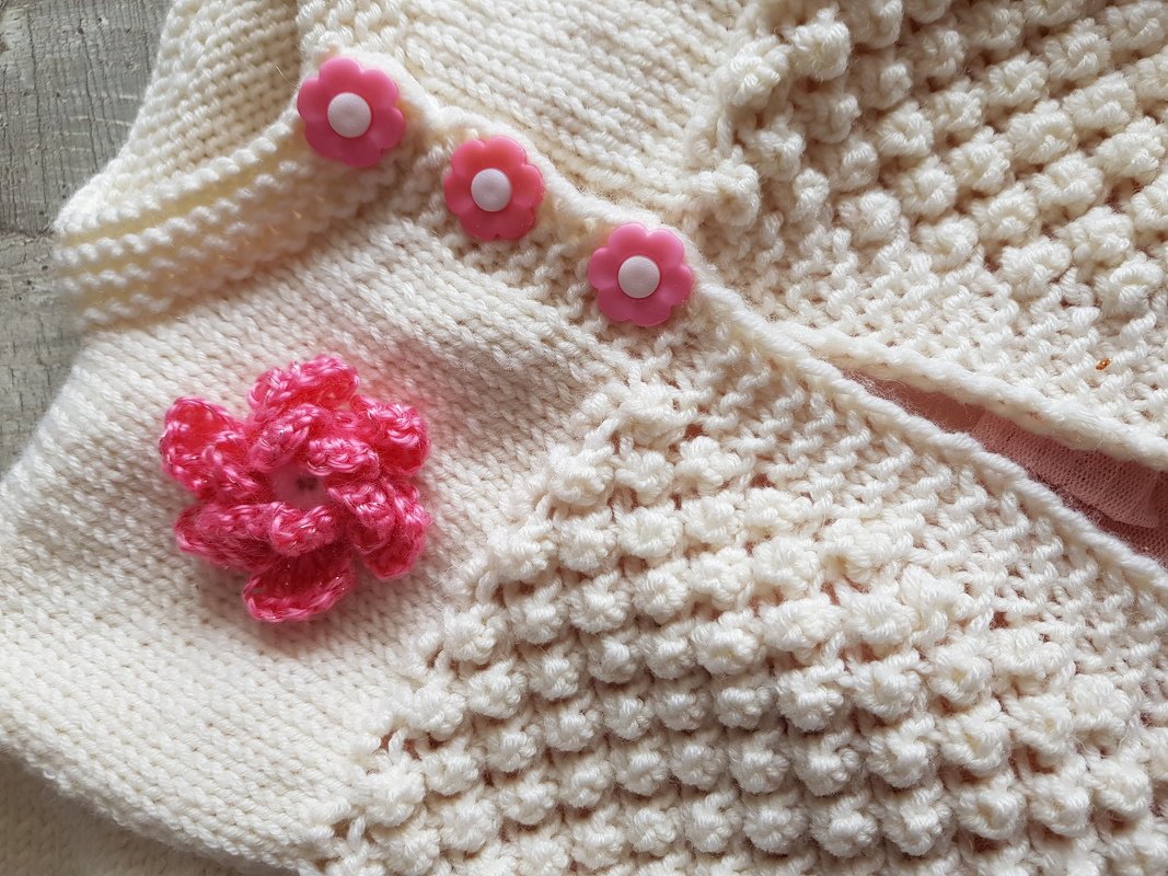 Strickanleitung Babyjacke im Brombeermuster Größe 62/68!
