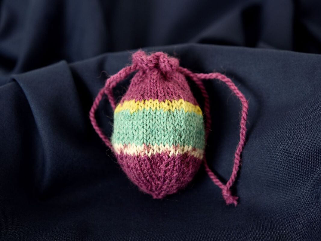 Anleitung: Streifen-Osterei im Sack