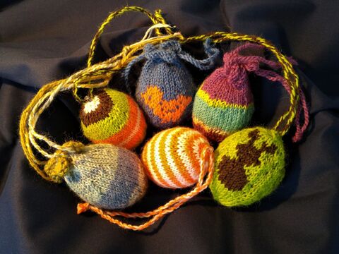 Sparset: 6 Anleitungen für gestrickte Ostereier