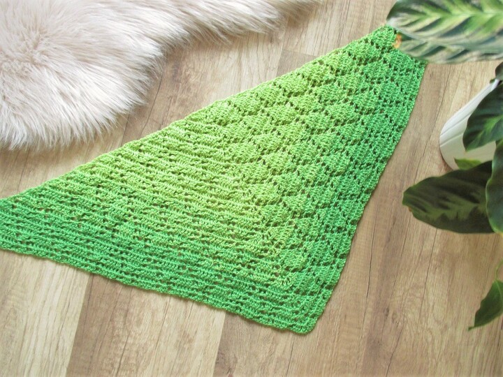 Häkelanleitung Tuch "Festival of leaves"