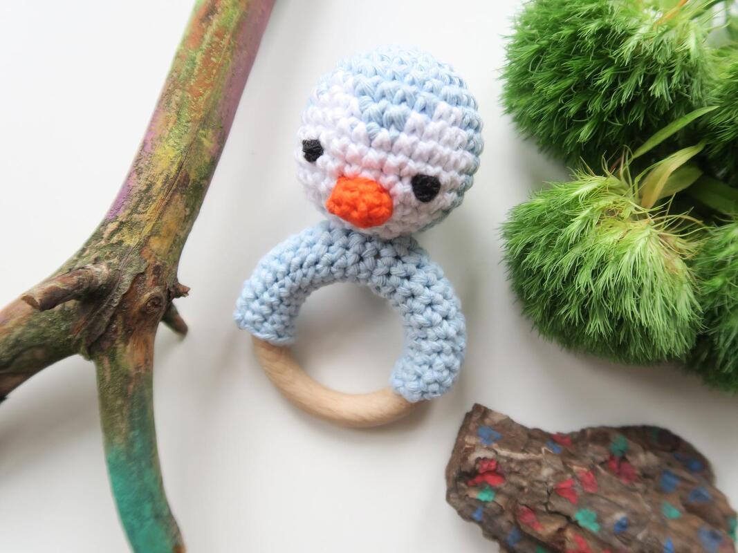 Häkelanleitung - Pinguin Beißring &amp; Rassel