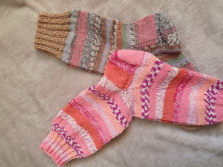 Strickanleitung für Damensocken Größe 40/42