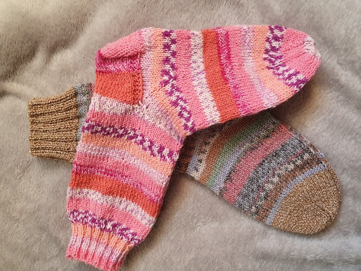 Strickanleitung für Damensocken Größe 40/42