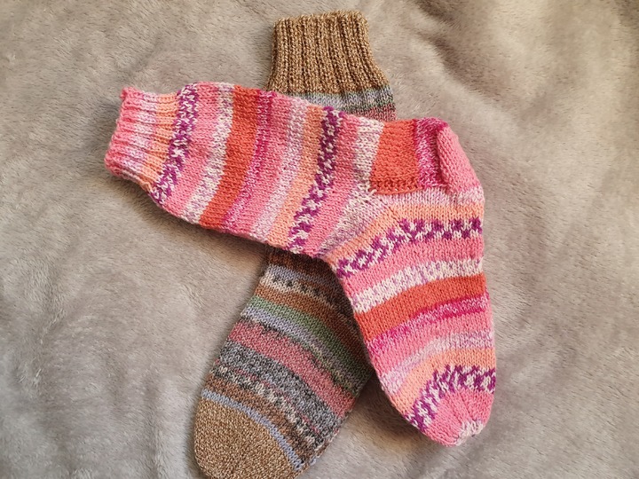 Strickanleitung für Damensocken Größe 40/42