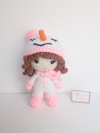 Pippa in Snowgirl Costume- Amigurumi PDF- English