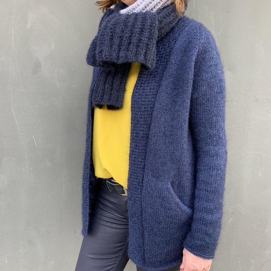 Strickjacke mit schrägen Tascheneingriffen, Strickanleitung