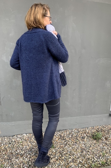 Strickjacke mit schrägen Tascheneingriffen, Strickanleitung