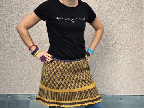 Hüftschmeichler oder Kurzponcho Cube