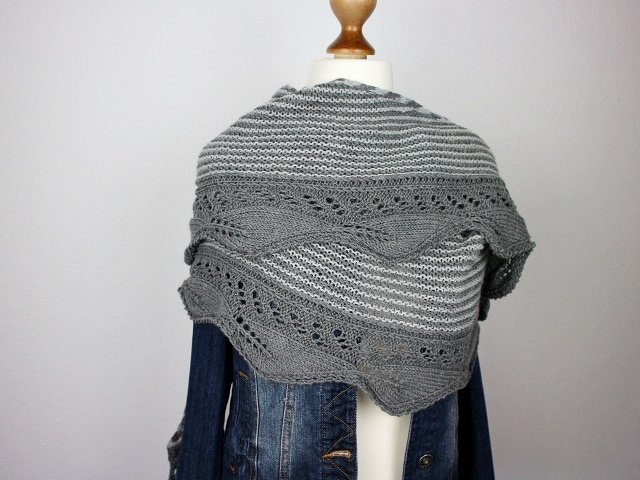 Strickanleitung halbrundes Tuch "Blätterschal" - Bild 3