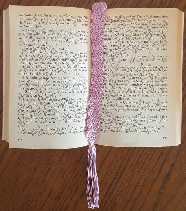 Häkelanleitung "Fliederfarbenes Lesezeichen"