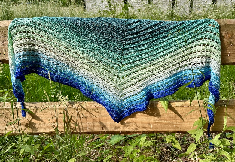 Häkelanleitung Flaches Dreieckstuch "Wolkengruss"