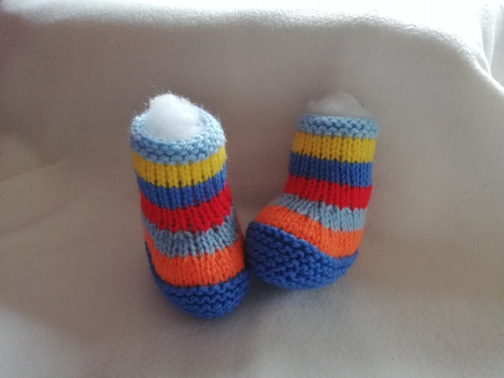 Strickanleitung Babyschuhe ohne Nadelspiel - bis 4 Monate- ideal für Anfänger