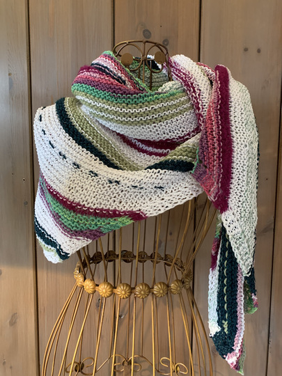 Gestricktes Garnmix-Dreieckstuch "Kilimanjaro"