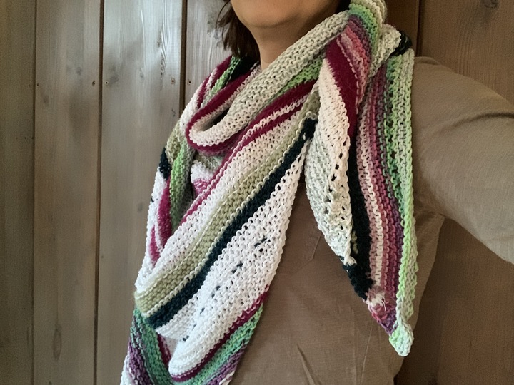 Gestricktes Garnmix-Dreieckstuch "Kilimanjaro"