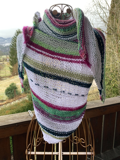 Gestricktes Garnmix-Dreieckstuch "Kilimanjaro"