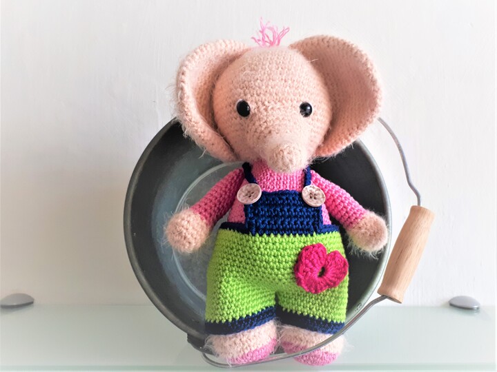 Handgefertigter Elefant "Rüsselchen" - Perfekt für Häkelliebhaber