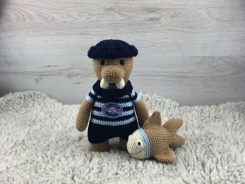 Häkelanleitung für ein Walross und einen kleinen Fisch