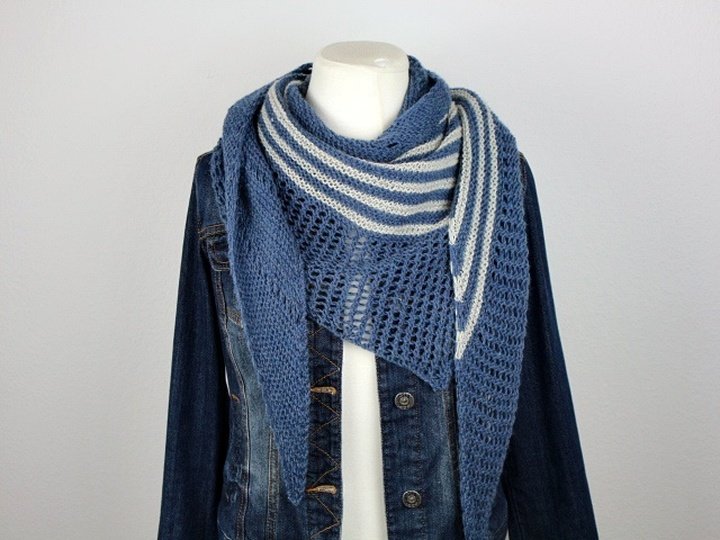Strickanleitung asymmetrisches Dreieckstuch Dito – modernes Streifentuch