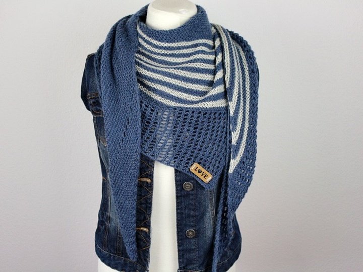 Strickanleitung asymmetrisches Dreieckstuch Dito – modernes Streifentuch