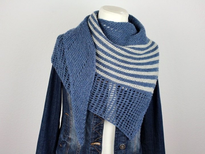 Strickanleitung asymmetrisches Dreieckstuch Dito – modernes Streifentuch