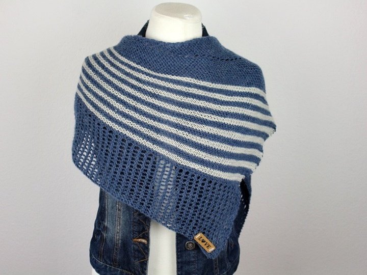 Strickanleitung asymmetrisches Dreieckstuch Dito – modernes Streifentuch