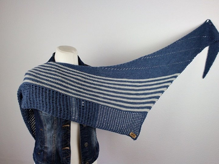 Strickanleitung asymmetrisches Dreieckstuch Dito – modernes Streifentuch