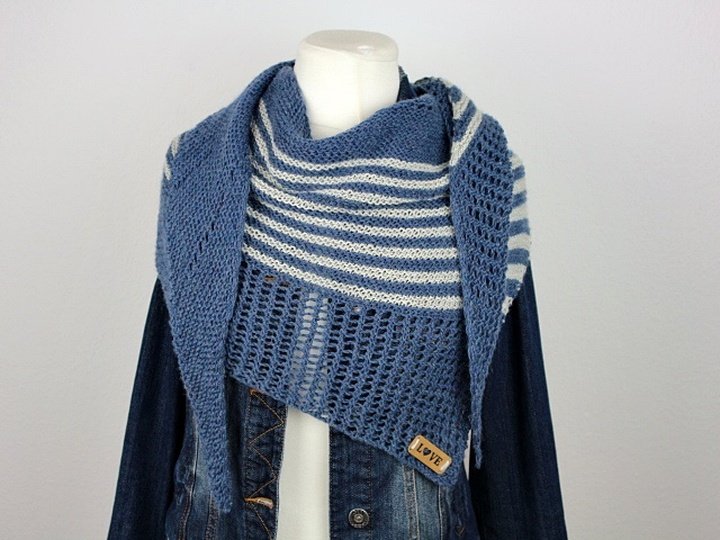 Strickanleitung asymmetrisches Dreieckstuch Dito – modernes Streifentuch