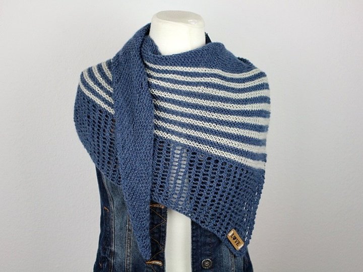 Strickanleitung asymmetrisches Dreieckstuch Dito – modernes Streifentuch