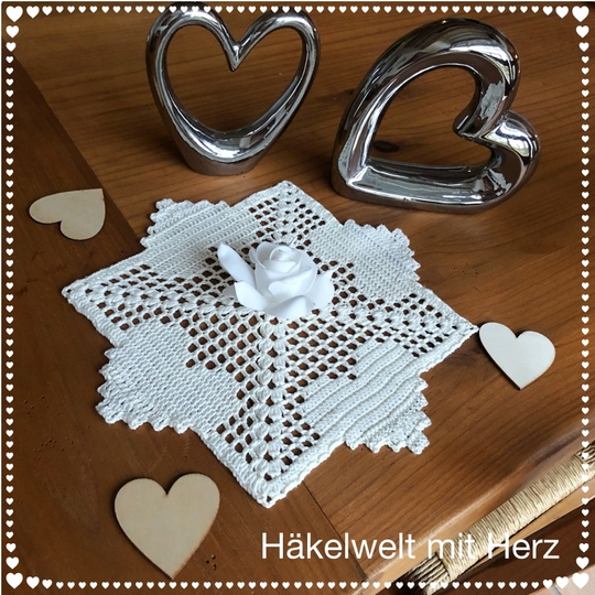 Häkeln / Kleines Deckchen "Herzensfreude"