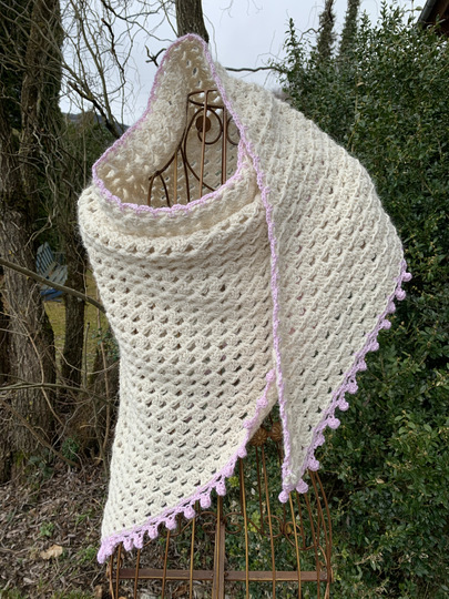 Weiches Häkeltuch aus Alpaka "Rose Buds"