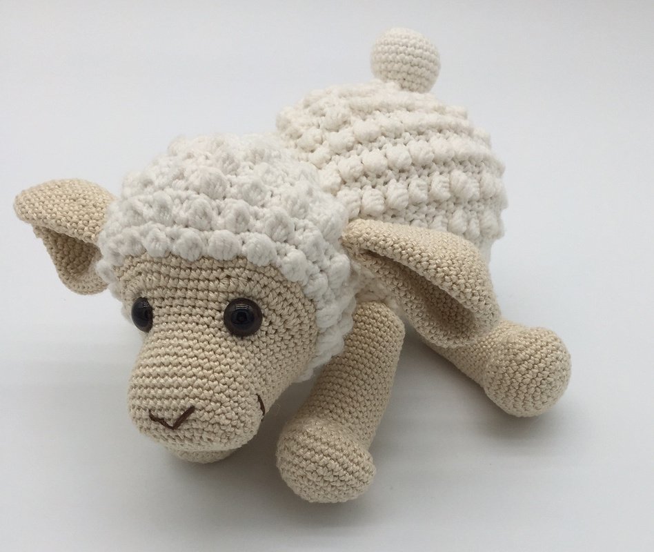 Schaf Boppel - Häkelanleitung für ein niedliches Amigurumi