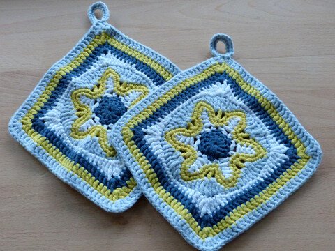 Häkelanleitung für Topflappen "Granny" mit Stern-Motiv