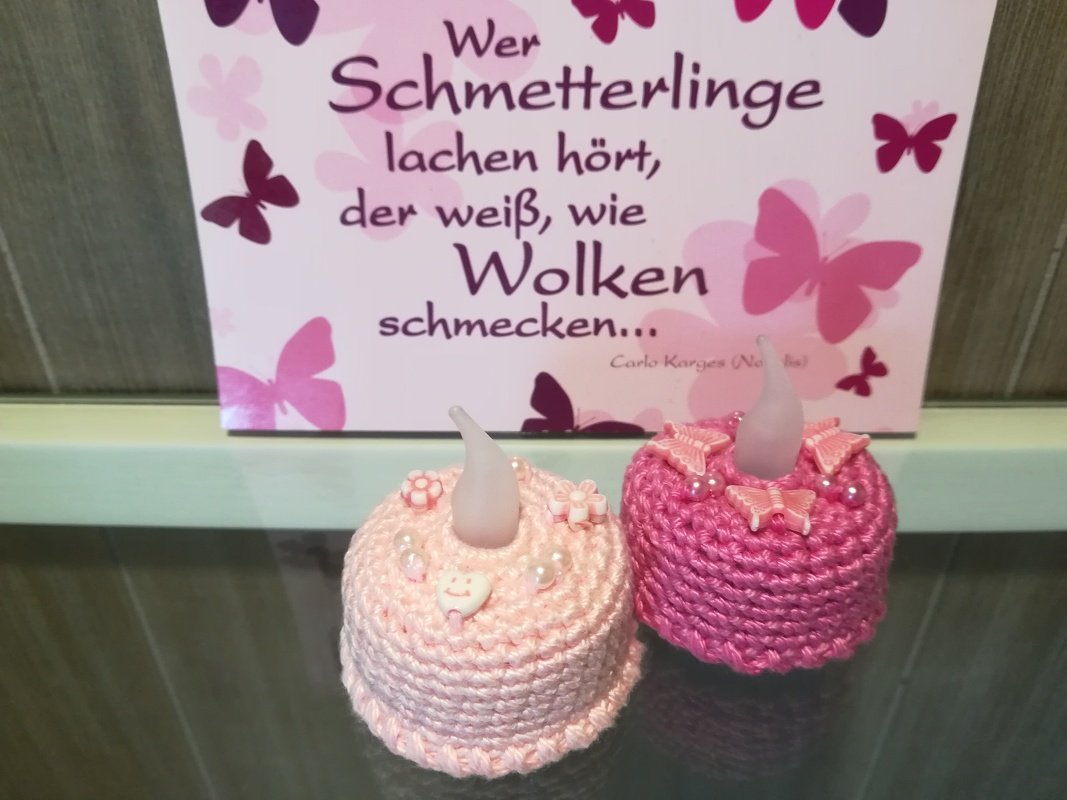 Basis-Hülle für Geburtstagstörtchen mit LED-Teelicht in 3 verschiedenen Häkelnadelstärken, Häkelanleitung