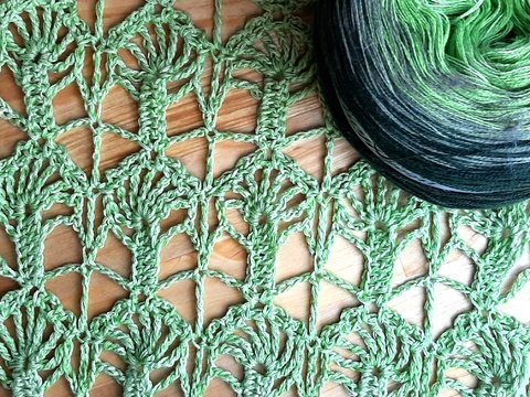 Tuch Little Tree häkeln, 4 Größen