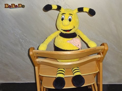 Hummel Biene SumseBrumm, Kuscheltier und Schlafanzug-Hüter – von Dadade