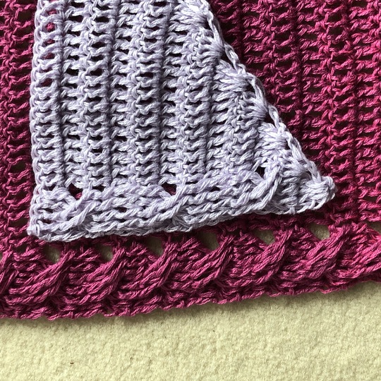 Pattern asymmetrical shawl Elsa, 2 versions