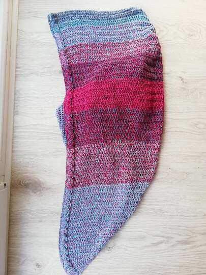 Pattern asymmetrical shawl Elsa, 2 versions