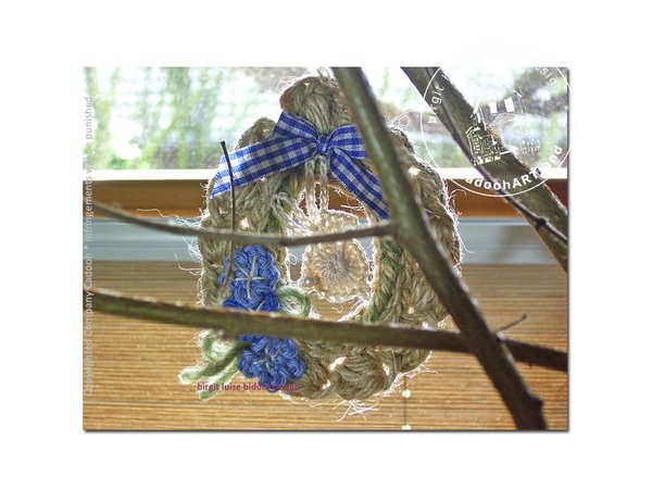 Jute Egg Wreathes with Easter Bunny - Seasonal Cottage Decoration