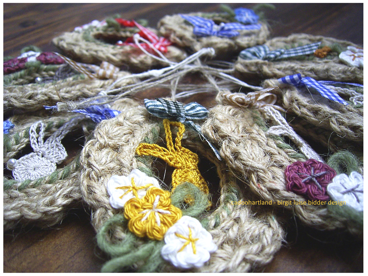 Osterkranz häkeln - Jute Eierkringel mit Hase - Landhaushänger Jute, Deko