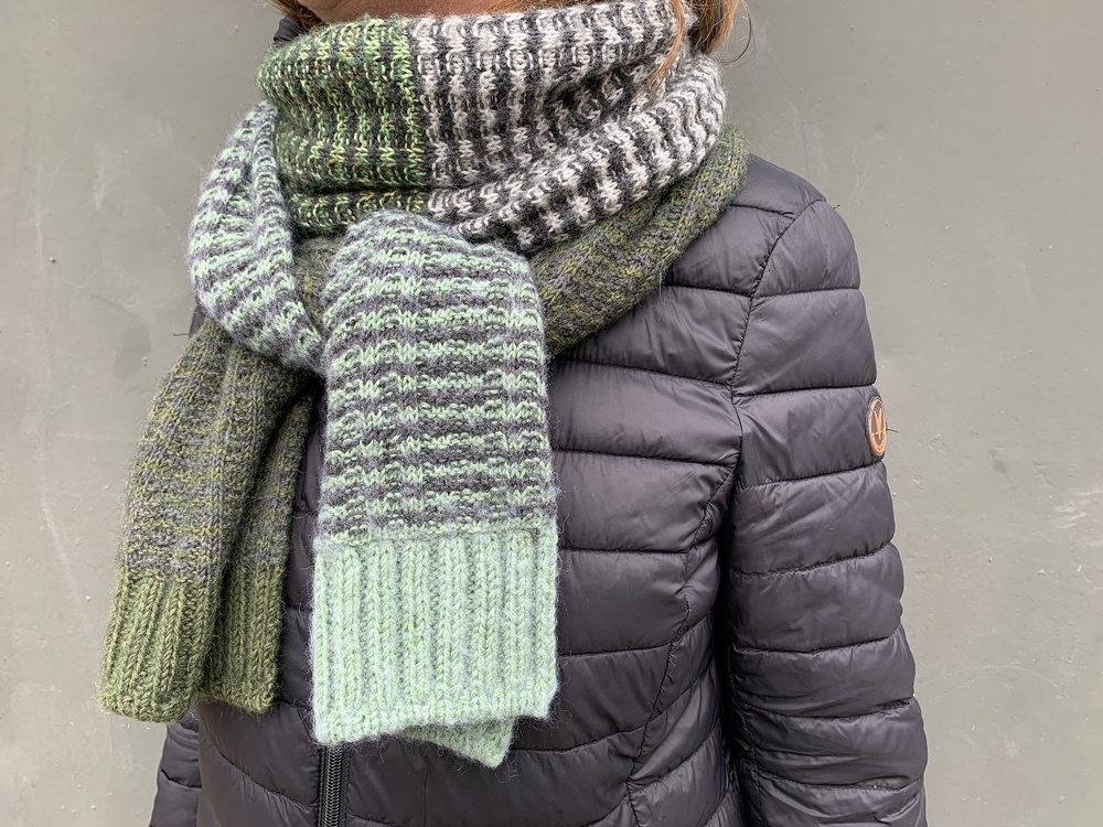 Strickanleitung Schal mit Rechts-Links Muster