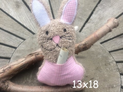 Hase Stickdatei  ITH mit Kloeiner Tasche 13x18