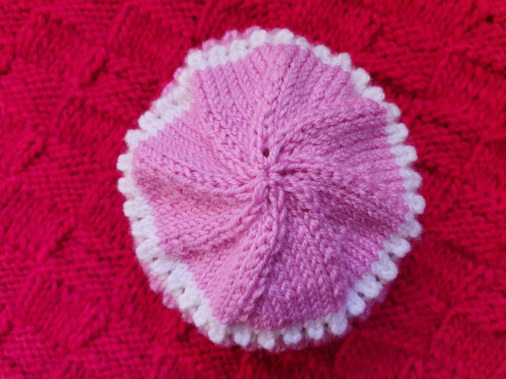 Strickanleitung Mütze mit Lochmuster Größe 56/62