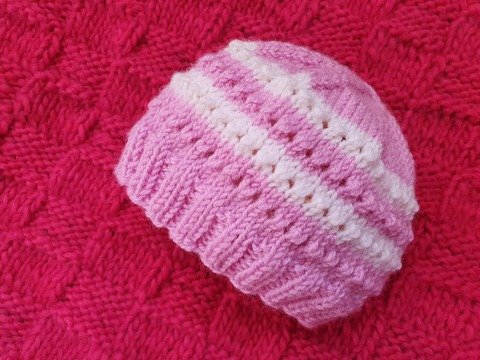 Strickanleitung Mütze mit Lochmuster Größe 56/62