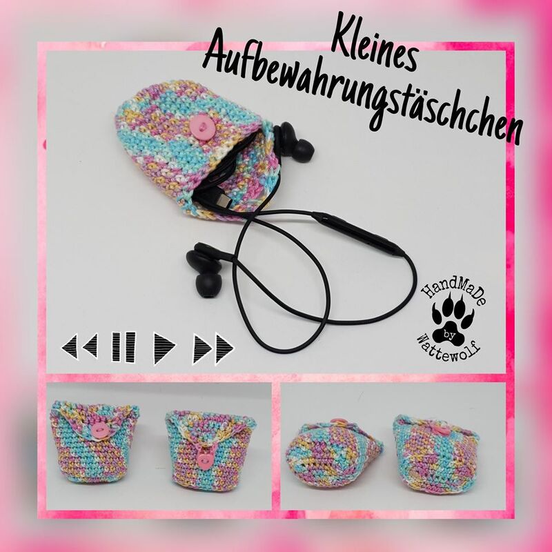 Offenes pastellfarbenes Häkel-Täschchen mit Knopf, Ohrhörer sind im Inneren sichtbar