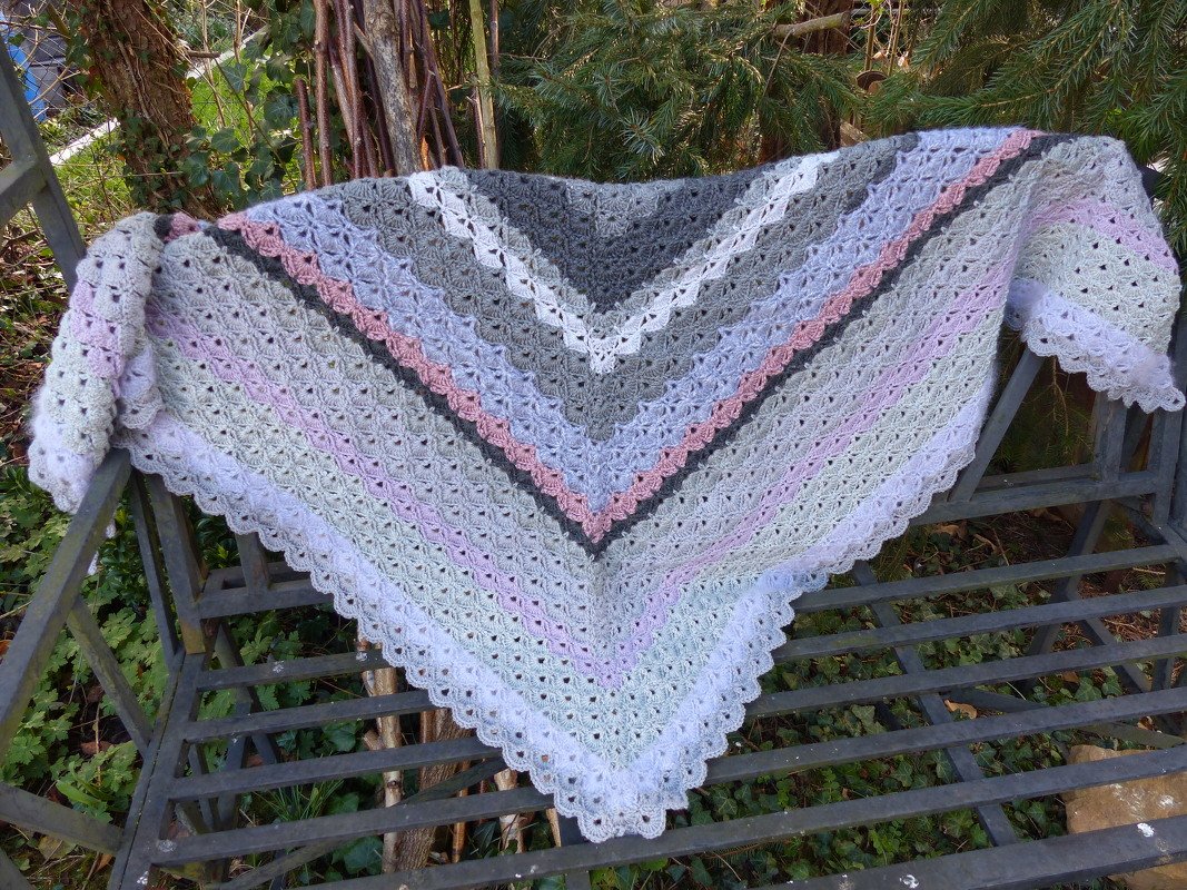 Häkelanleitung Schultertuch / Dreiecktuch Restli